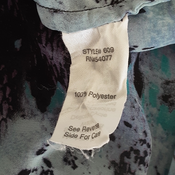 NWT Cabi snakeskin top size S. - Picture 3 of 4